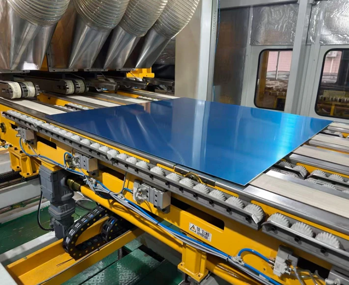 Linha de produ&ccedil;&atilde;o cortada no comprimento