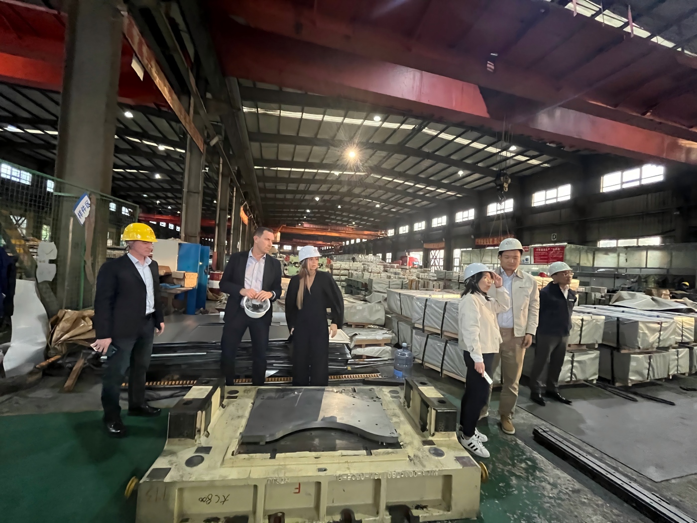 Parceiros espanhóis visitam nossa empresa para inspeção e troca